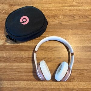 BEATS SOLO 3 Bluetooth Headphones 🌸